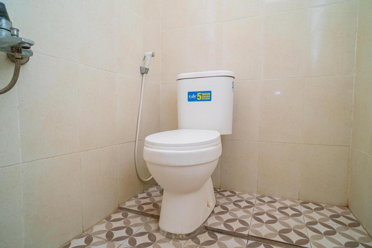 RedDoorz Syariah near Jembatan Merah Plaza Krembangan Luaran gambar